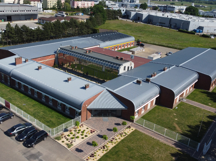 Dach hali wielkopowierzchniowej